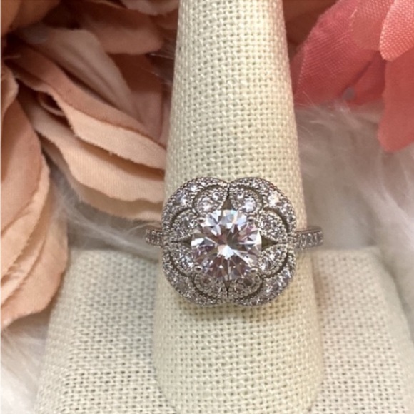 Antique Style Ring With Micro Pave Setting And Large Center Solitaire Stone NEW! - Picture 5 of 7